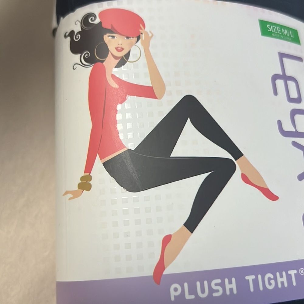 LEGALE NWT PLUSH THIGH LEGGINGS SIZE‎ M/L